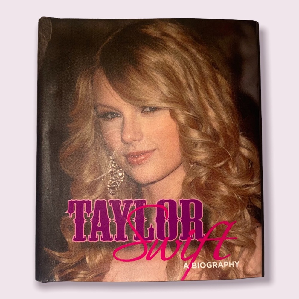☾ Vintage Brand New Taylor Swift Hardcover Mini Biography Book ☽